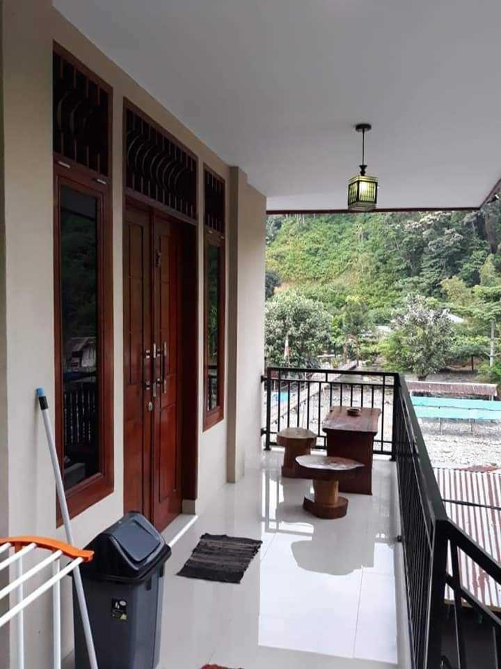 Hotel Bukit Lawang Exterior foto